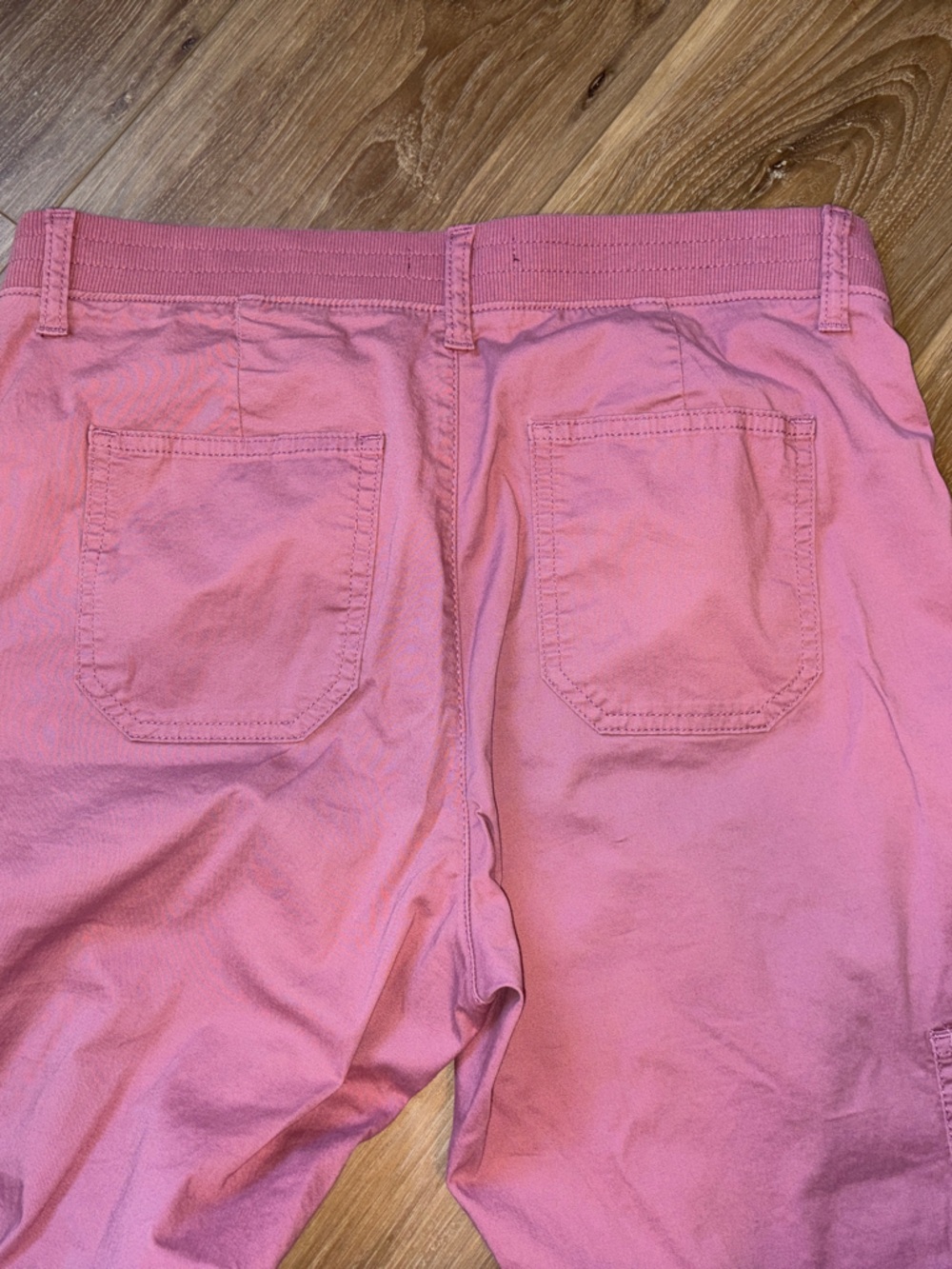 Lee Pink Capris - Picture 5 of 5